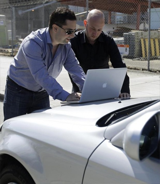 File:Auto-Theft-by-Text 1071940c.jpg
